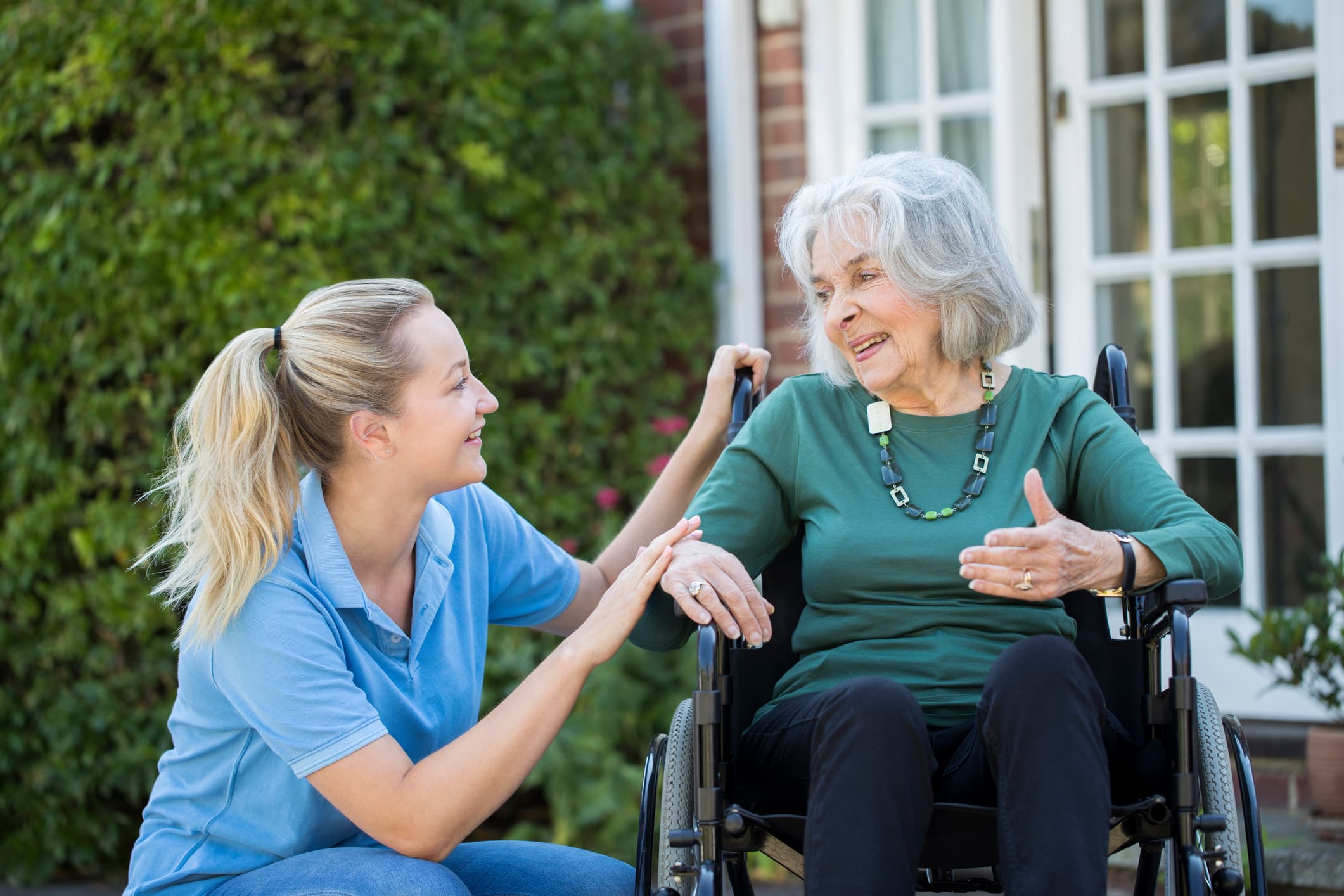 How to Choose the Right Private Caregiver for Seniors at Home: A Practical Guide for Families